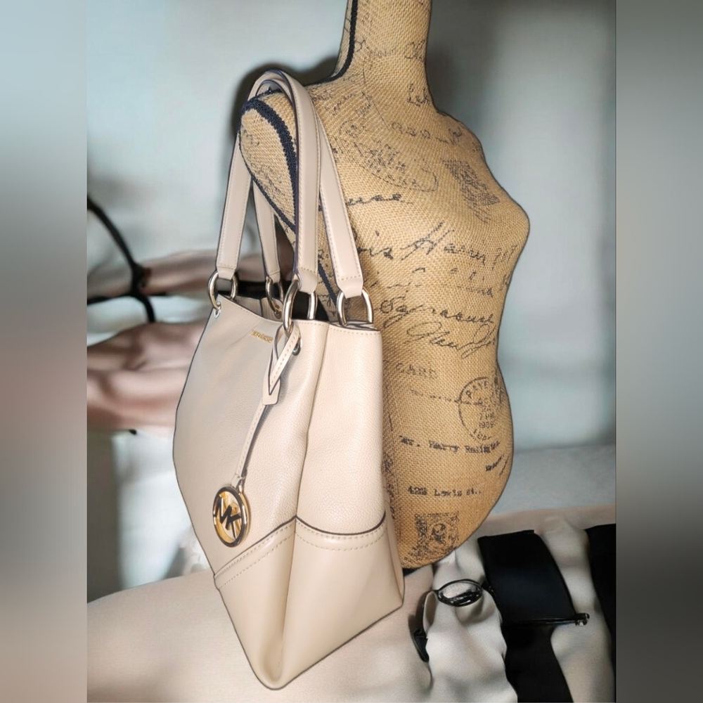 Michael Kors Nicole Large Pebbled Leather Tote Bag In Bisque - Picture 12 of 15